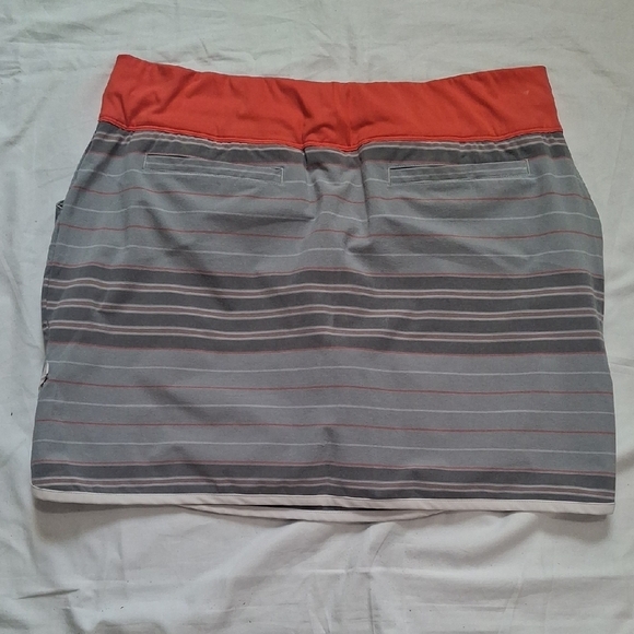 Adidas Red and Gray Striped Skirt Size M - Picture 7 of 8